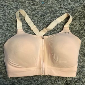 under armour fitted sports bra / light pink / size 36DD
